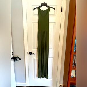Olive green maxi dress with pockets